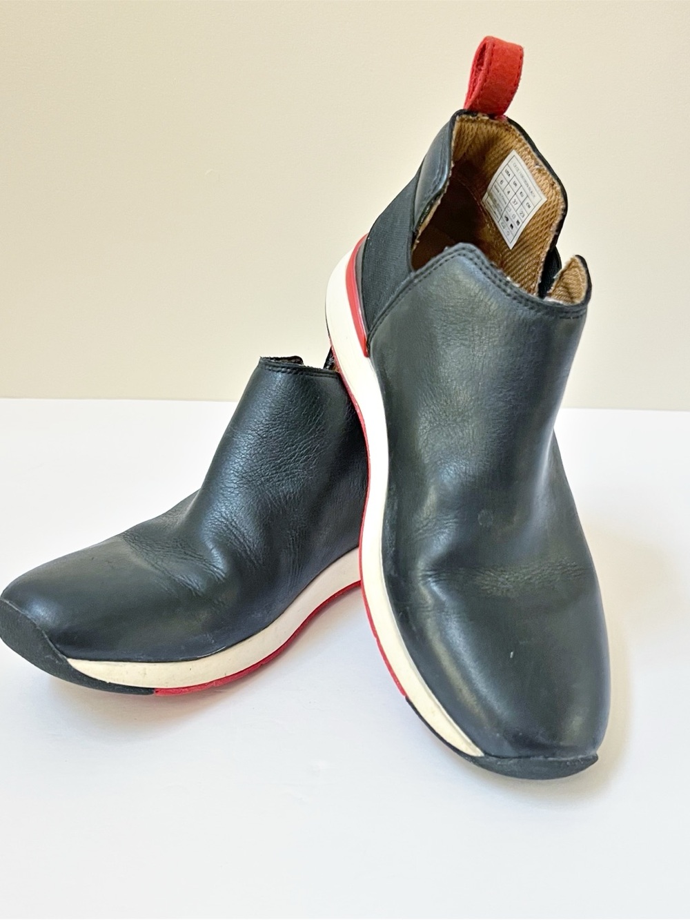 Vionic Cece Black Leather Slip-On Ankle Sneakers with Red Accents